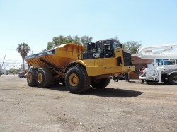 CAMION FUERA DE CARRETERA CAT D400E 0455-8